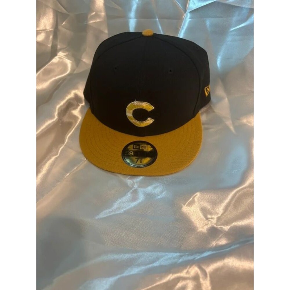 Chicago cubs New Era 59FIFTY Menโs Baseball Cap, Solid Black/Gold, Size 7 5/8